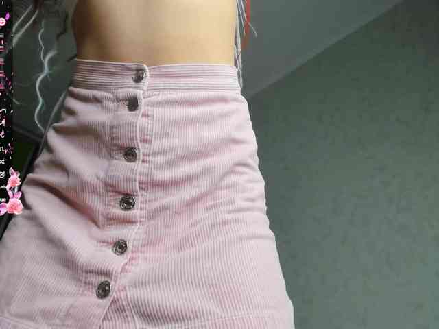 LouellaPalys webcam