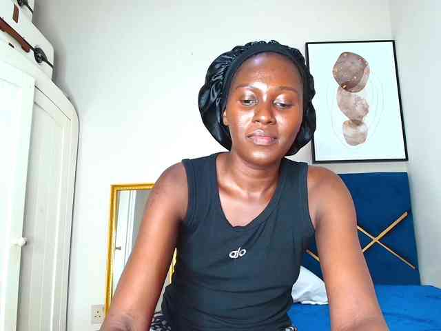 ebonyskinny webcam