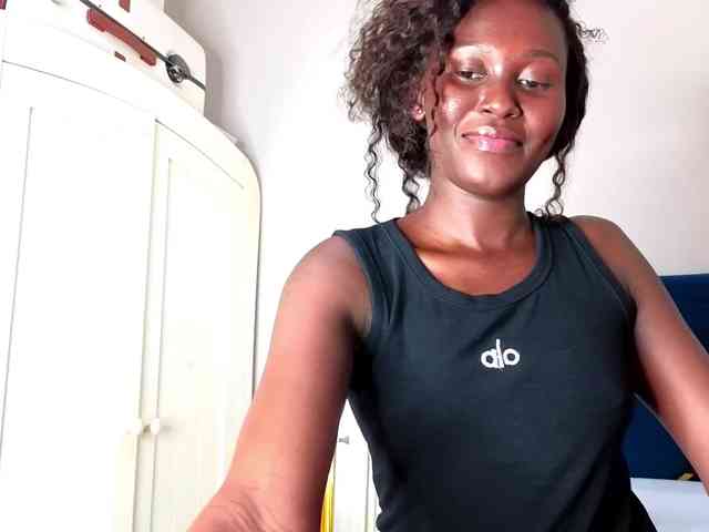 ebonyskinny webcam