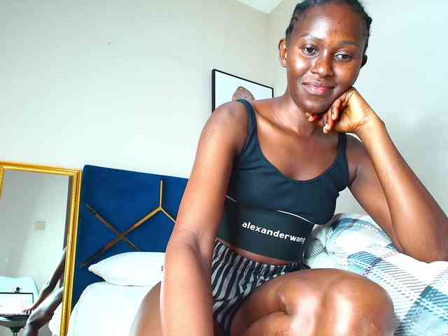 ebonyskinny webcam