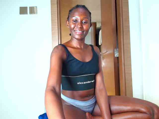 ebonyskinny webcam