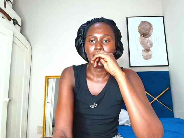 ebonyskinny webcam