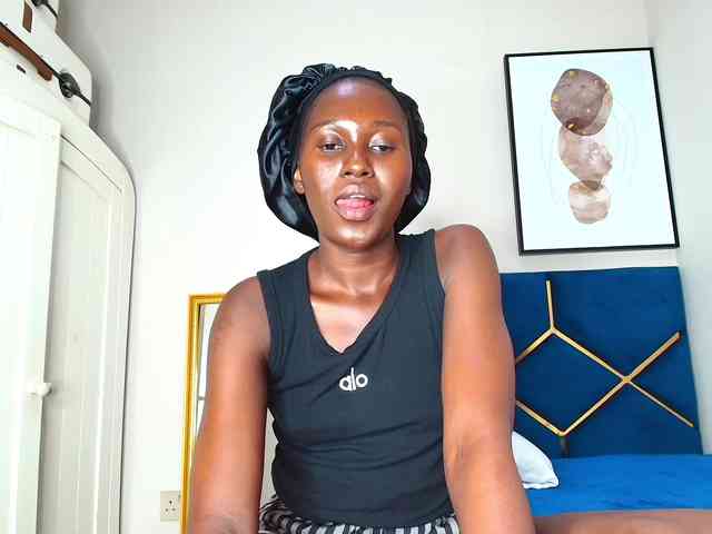 ebonyskinny webcam
