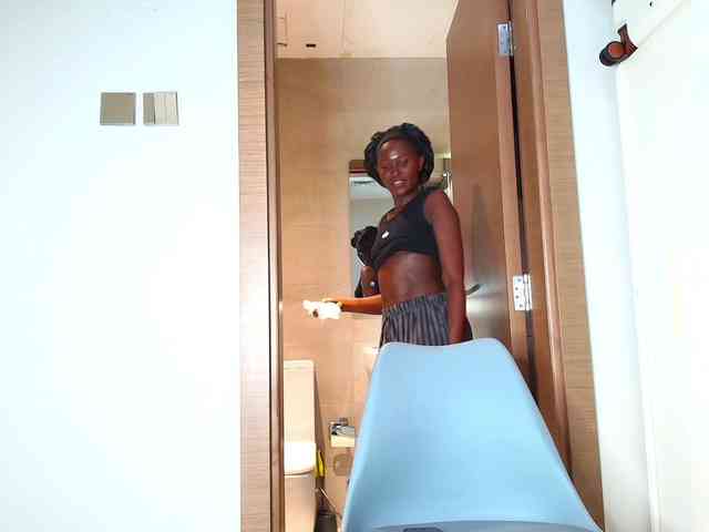 ebonyskinny webcam