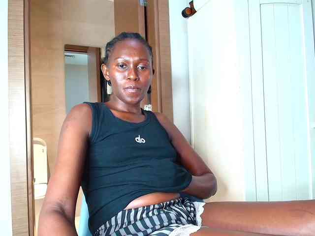 ebonyskinny webcam