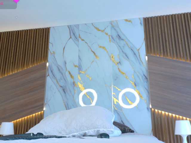 AliceHills's BongaCams show and profile