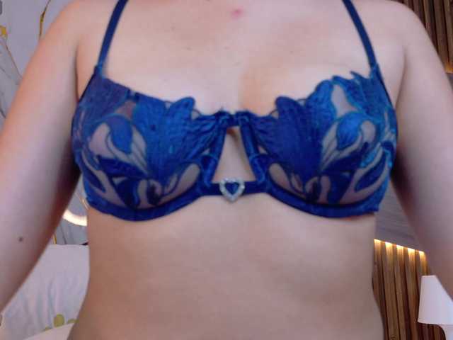 AliceHills's BongaCams show and profile