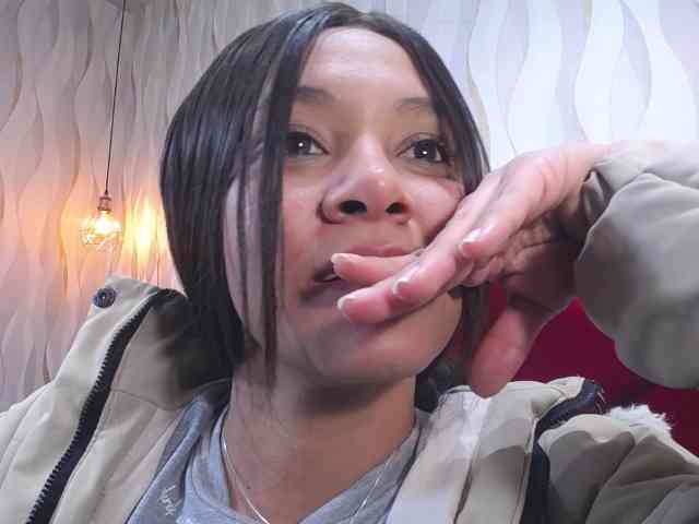 roxxanavelmont1 webcam