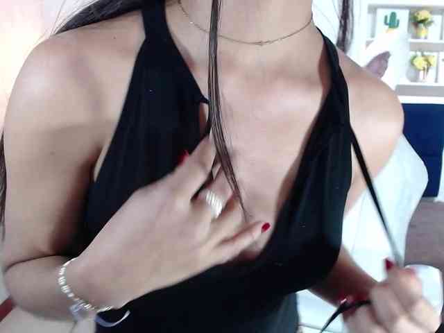 roxxanavelmont1 webcam
