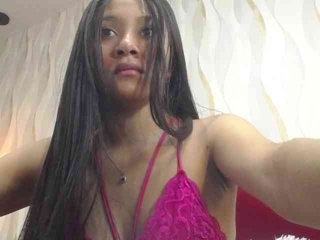 roxxanavelmont1 webcam