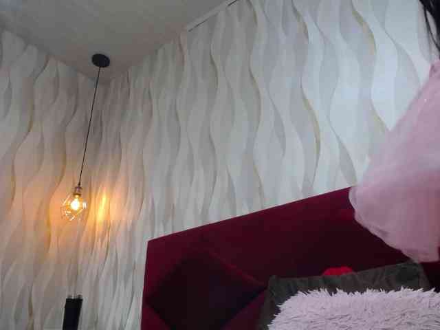 roxxanavelmont1 webcam