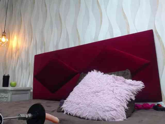 roxxanavelmont1 webcam