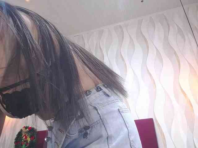 roxxanavelmont1 webcam