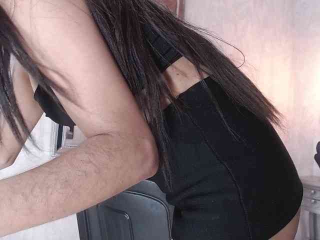 roxxanavelmont1 Live Webcam on BongaCams