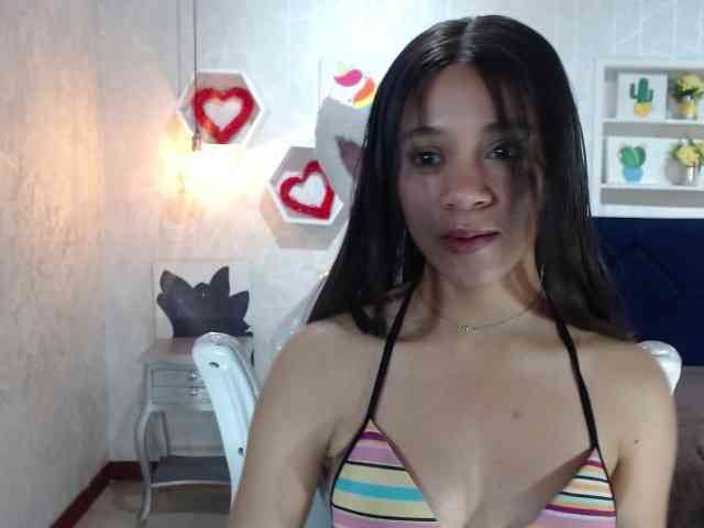 roxxanavelmont1 webcam