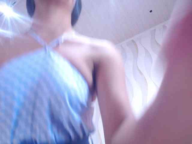 roxxanavelmont1 webcam