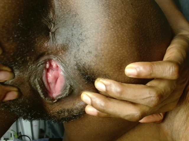 Sweetpussy135's BongaCams show and profile