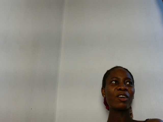 Sweetpussy135's BongaCams show and profile