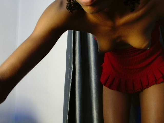 Sweetpussy135 webcam bongacams model stream image
