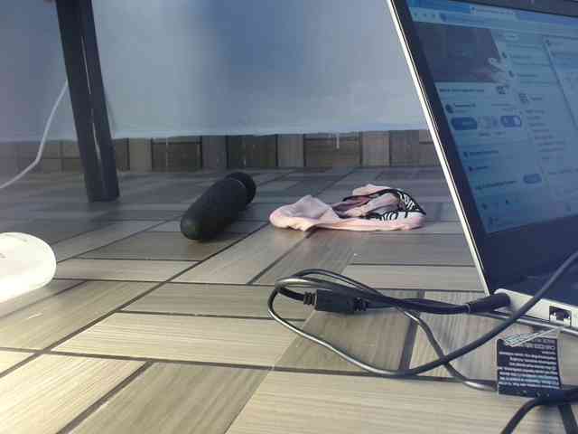 Sweetpussy135 webcam