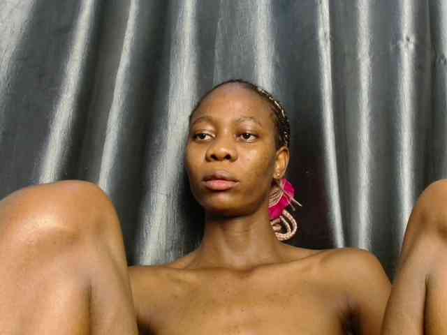 Sweetpussy135 webcam