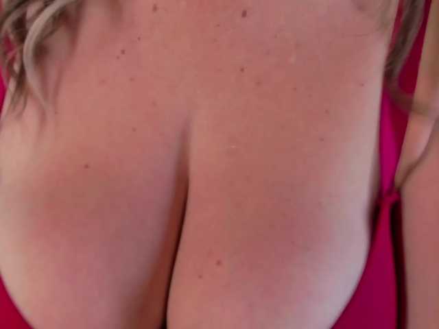 victoriaqueen2's BongaCams show and profile