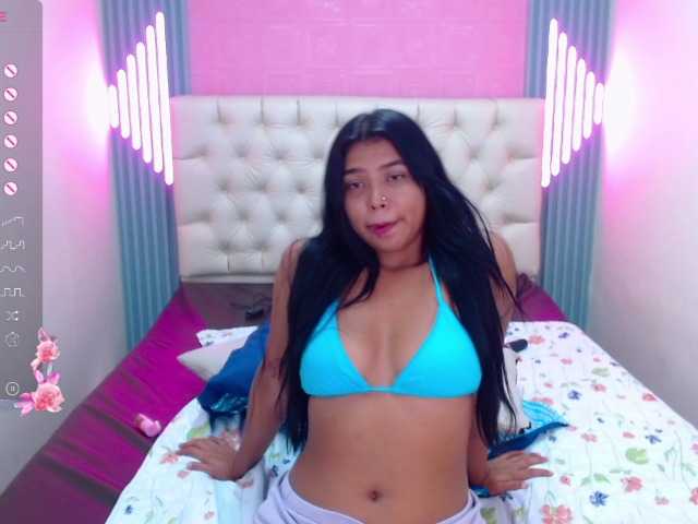 AmaliaAndAngely – webcam model profile photo