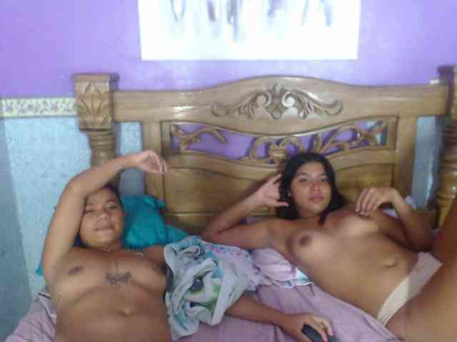 AmaliaAndAngely webcam