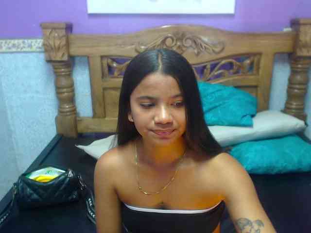 AmaliaAndAngely webcam