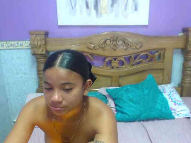 AmaliaAndAngely webcam