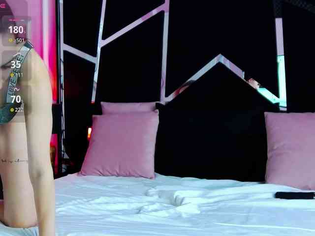 NicolleNixx webcam