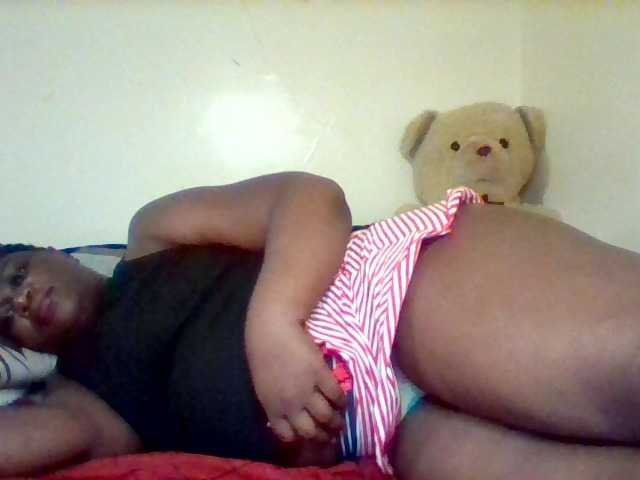 le modèle Sexxy-slim-honey est en webcam porno dans un show sur le site bongacams, il possède les tags suivants: Ebony,Brunette,Hairy