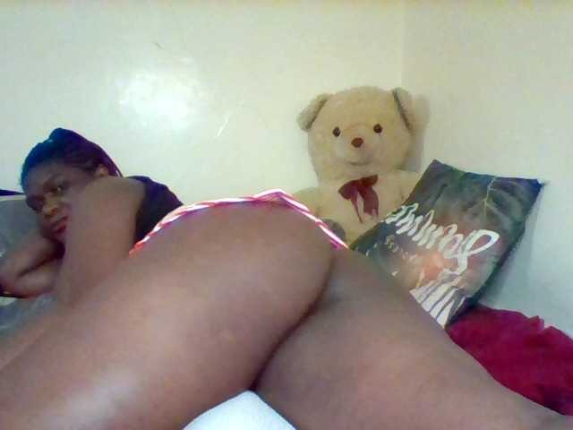 le modèle Sexxy-slim-honey est en webcam porno dans un show sur le site bongacams, il possède les tags suivants: Ebony,Brunette,Hairy