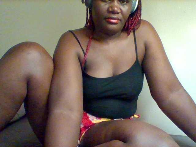 Sexxy-slim-honey webcam bongacams model stream image