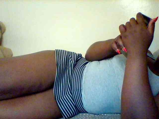 Sexxy-slim-honey webcam