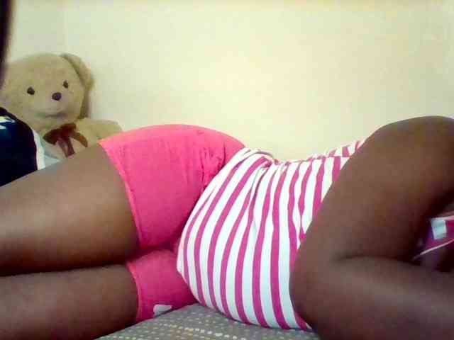 Sexxy-slim-honey webcam