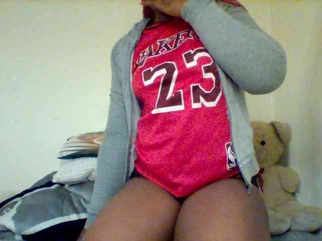 Sexxy-slim-honey Live Webcam on BongaCams