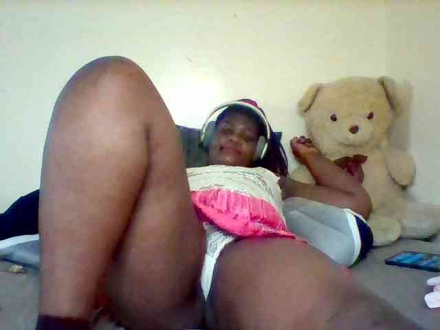 Sexxy-slim-honey Live Webcam on BongaCams