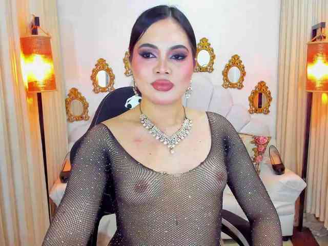 SophieMaxwell Live Webcam on BongaCams