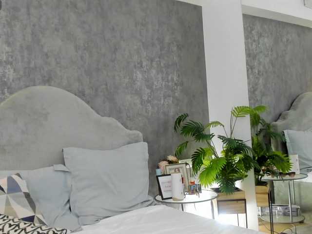 LisaCroft's BongaCams show and profile