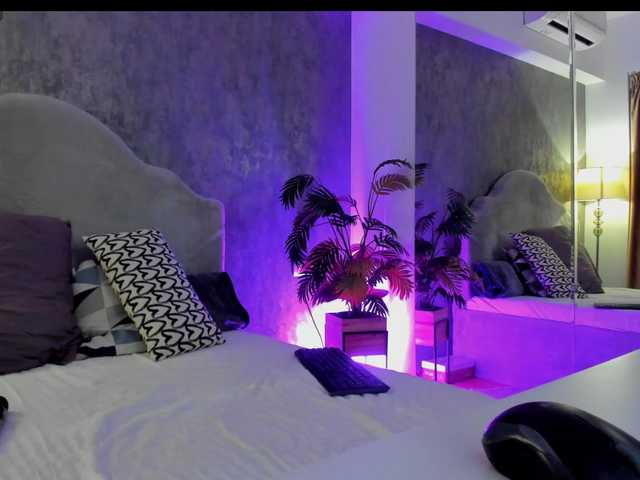 LisaCroft's BongaCams show and profile