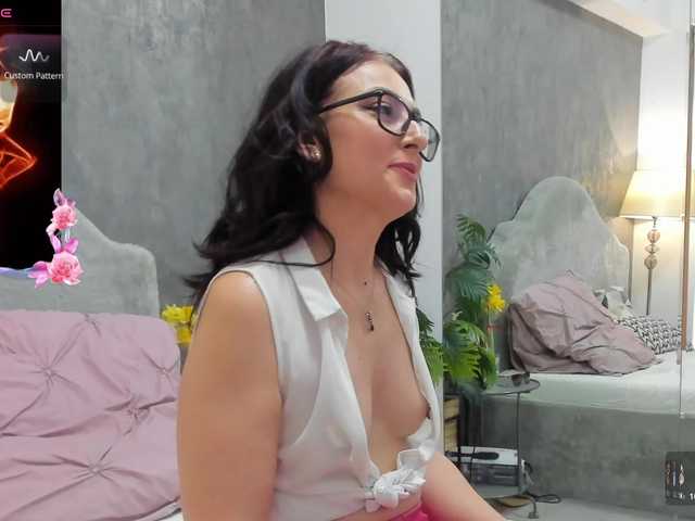 LisaCroft's BongaCams show and profile