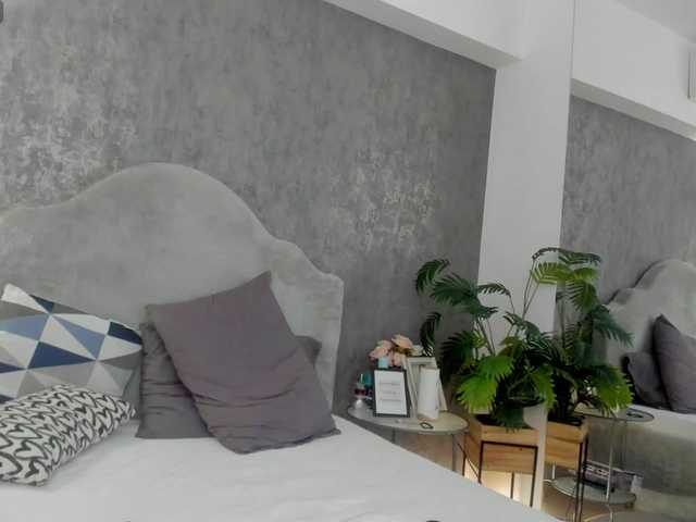 LisaCroft's BongaCams show and profile