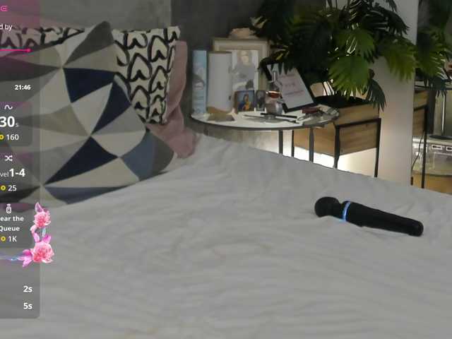 LisaCroft's BongaCams show and profile