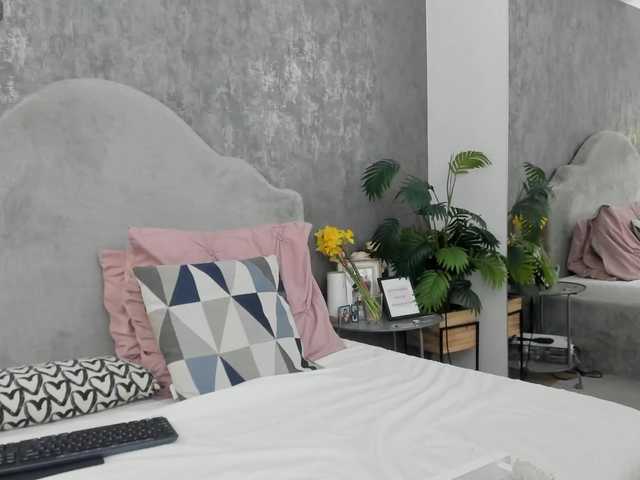 LisaCroft's BongaCams show and profile