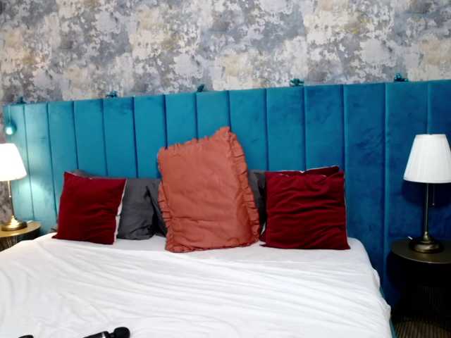 LisaCroft's BongaCams show and profile