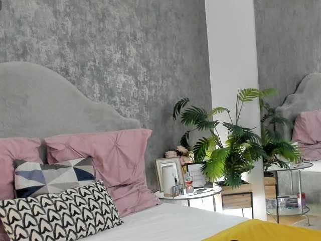 LisaCroft's BongaCams show and profile