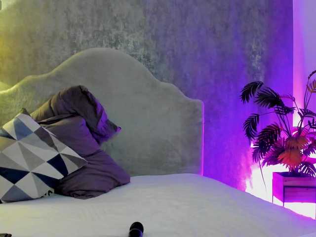 LisaCroft's BongaCams show and profile