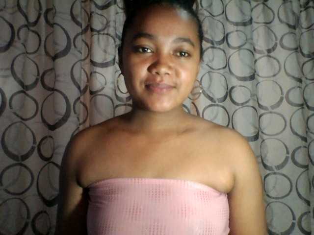 justine33's BongaCams show and profile