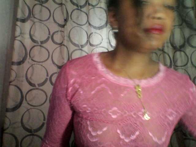 justine33's BongaCams show and profile